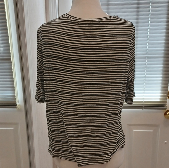 $4 Add-on Black, White & Silver Striped Tee - Size Small - Picture 4 of 7